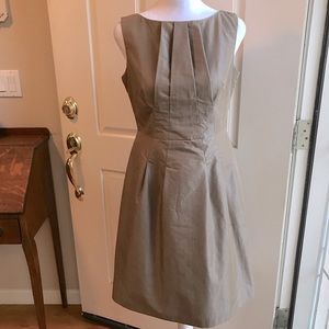 Banana Republic dress with pockets! Size 6P, EUC